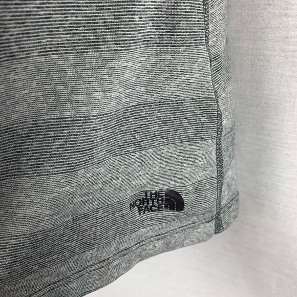 Ladies The North Face Grey Short Sleeve Flashdry Athletic Shirt Size M - Picture 5 of 6
